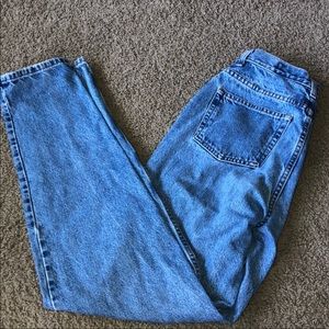 90’s mom jeans !